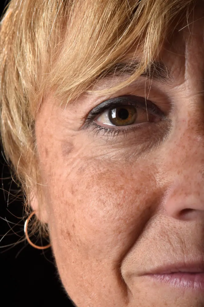happy mature woman middle-aged-woman-face-close-up